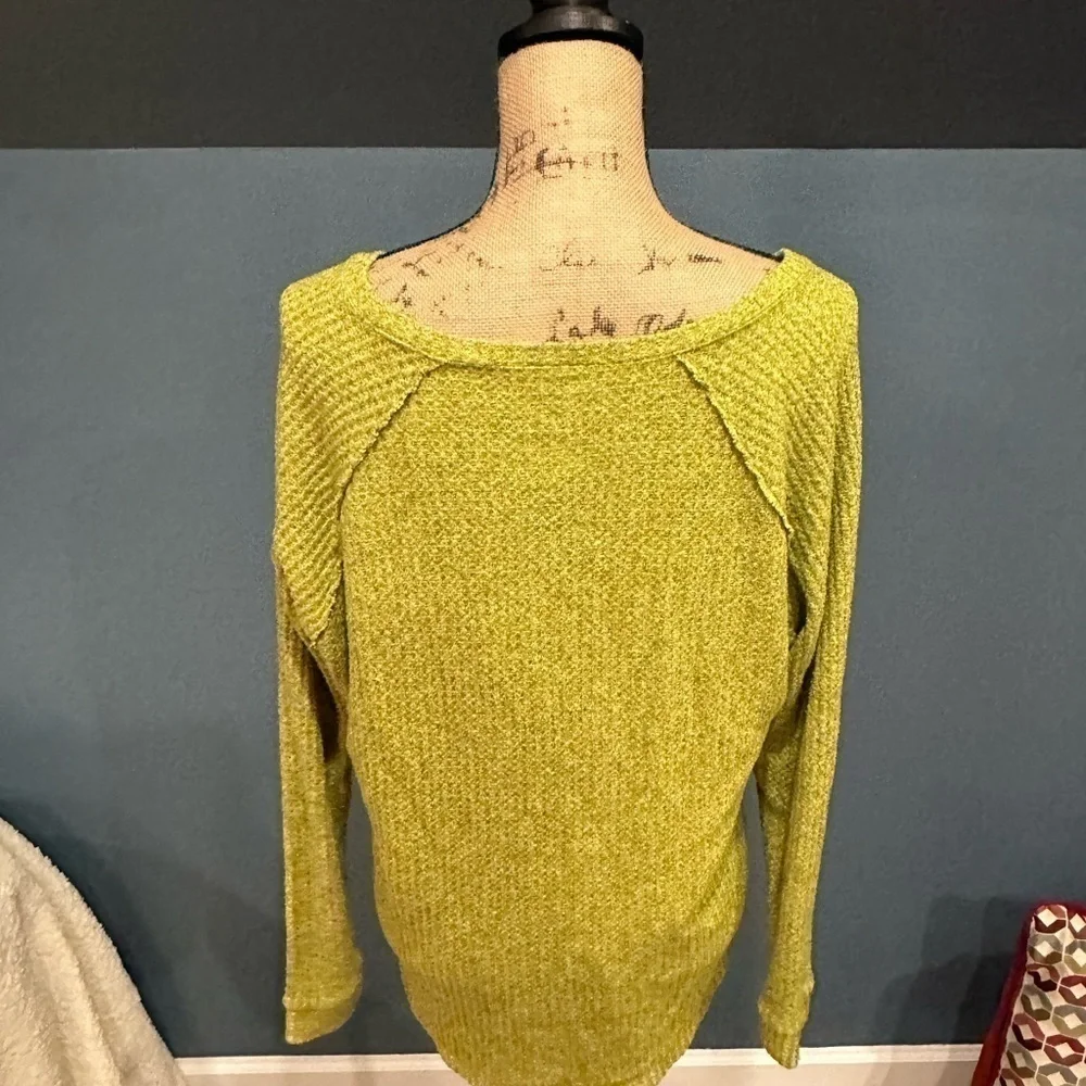 American Eagle sweater - Picture 2 of 5